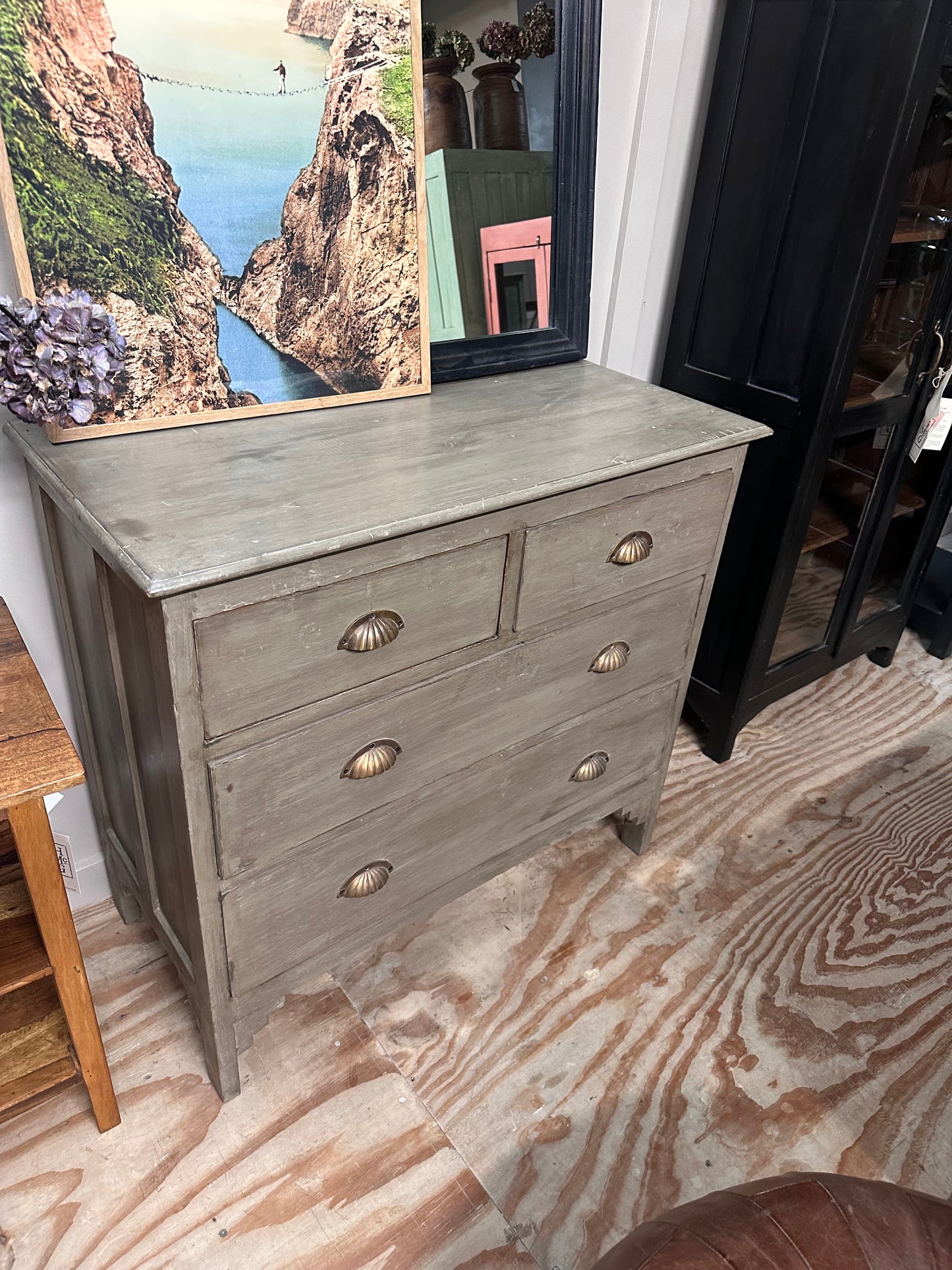 The Gurra Chest of Drawers
