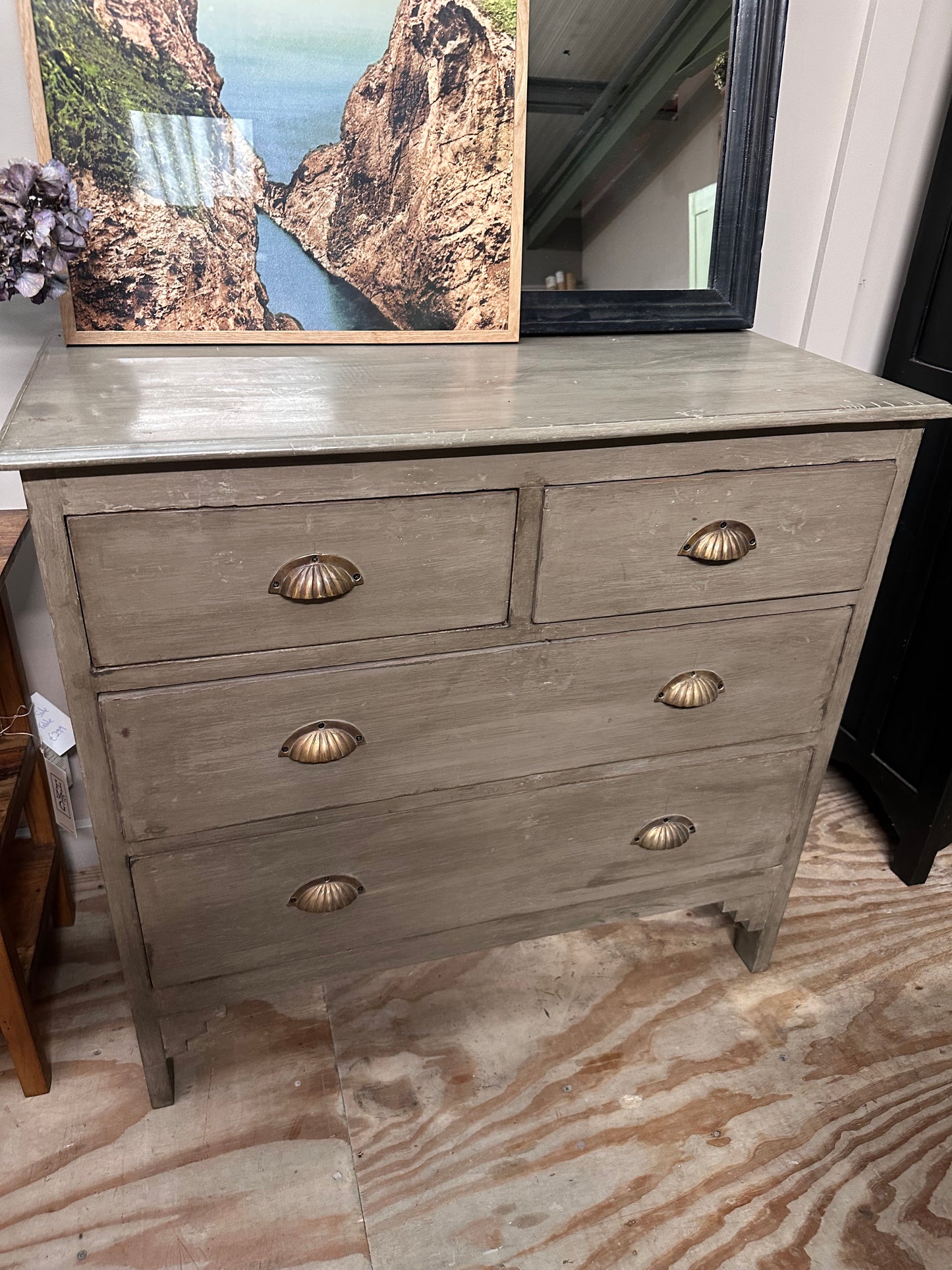 The Gurra Chest of Drawers