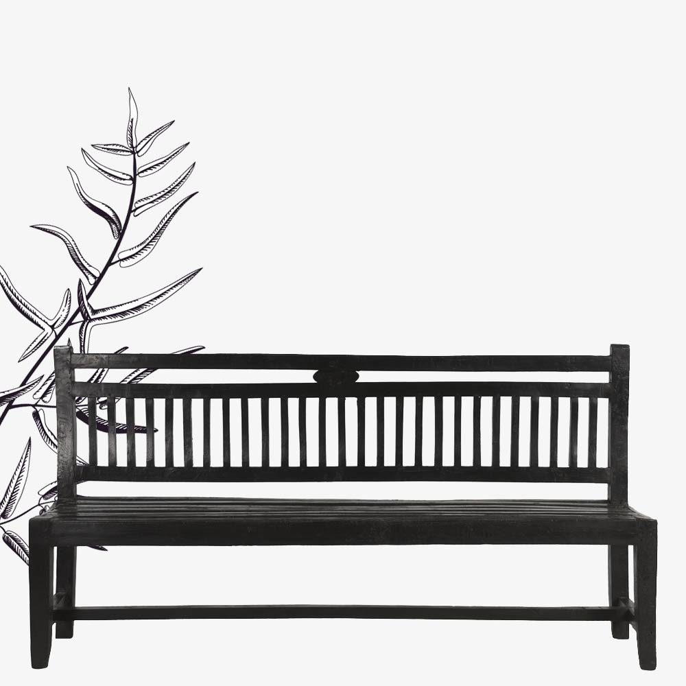 The Farnham Antique Bench in Wilde Black